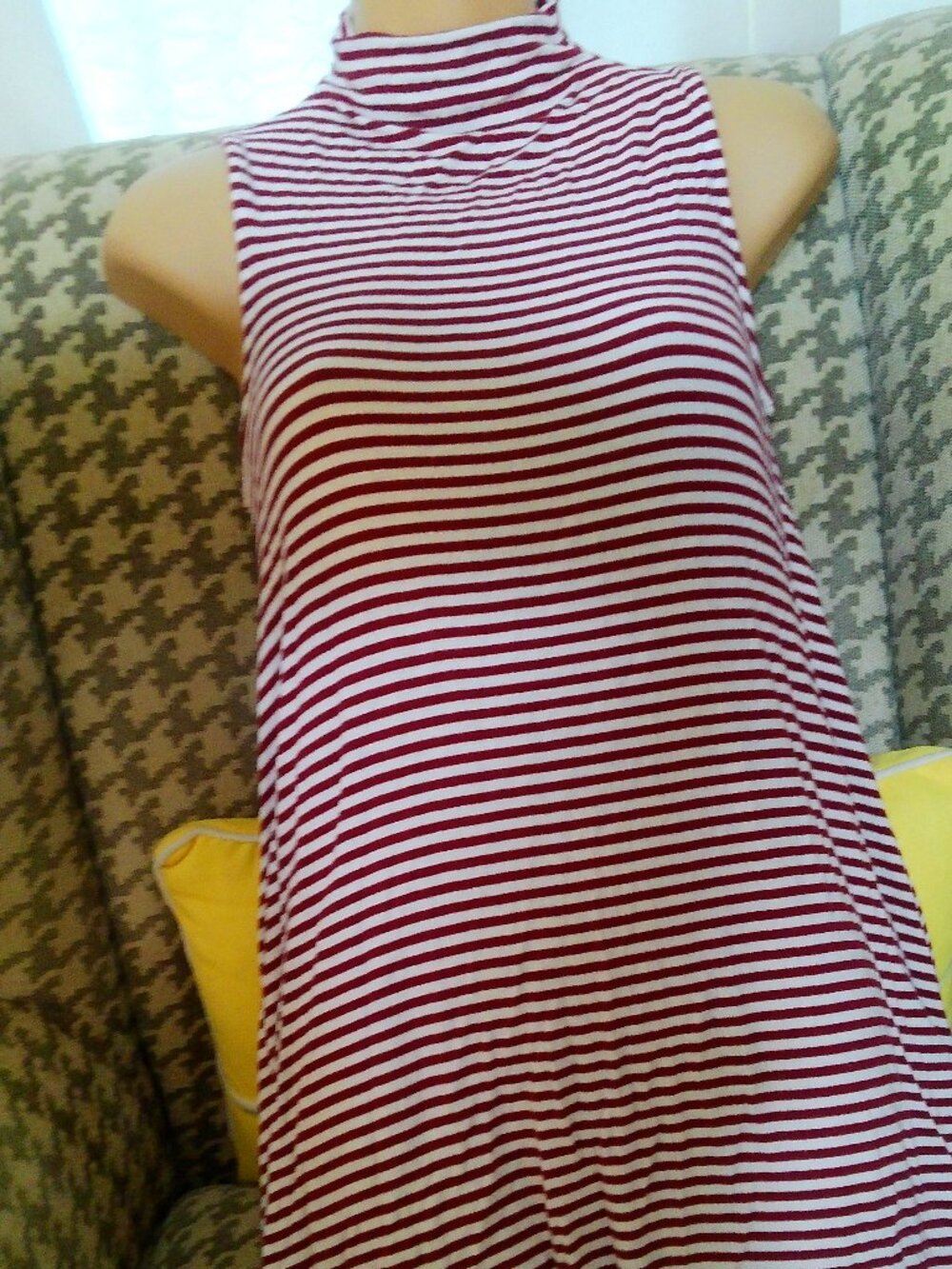 SOPRANO DRESS SIZE SMALL CRANBERRY AND WHITE STRIPE GOOD CONDITION